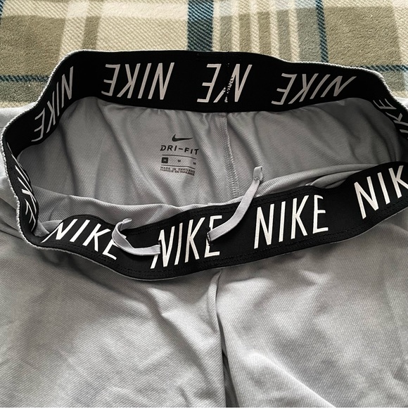 Nike women's shorts - Medium - Picture 3 of 7